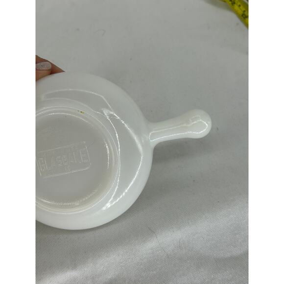 Vintage Glasbake Milk Glass Soup Bowl with Handle 11oz Mid-Century Modern White - Picture 4 of 4